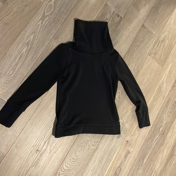 Black long sleeve turtleneck - Picture 4 of 8